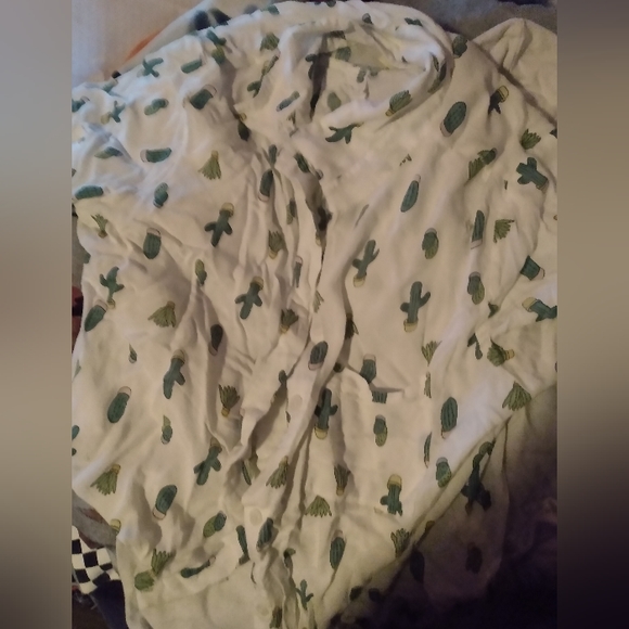 Button up shirt - Picture 2 of 2